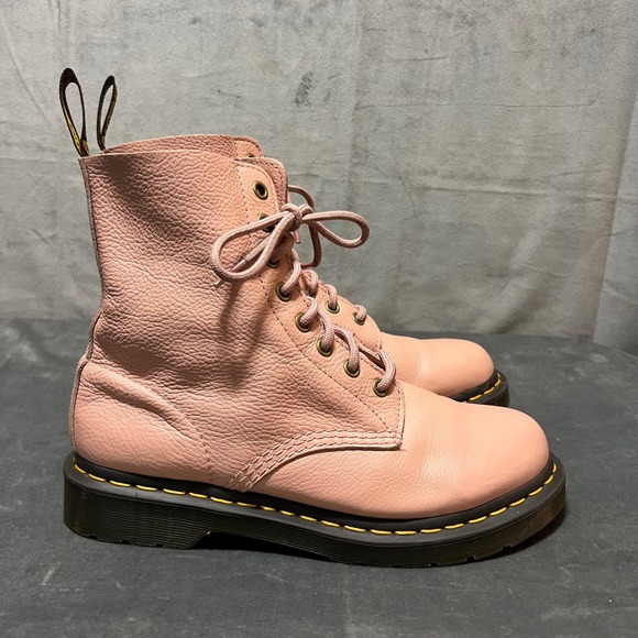 Dr. Martens 1460 Pascal Pink Virginia Leather Pebbled Ankle Boots Womens Size 8 - Picture 9 of 11